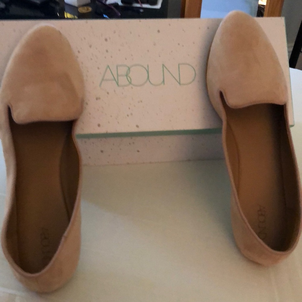 Women’s shoes from Abound. Color is blush size 10
